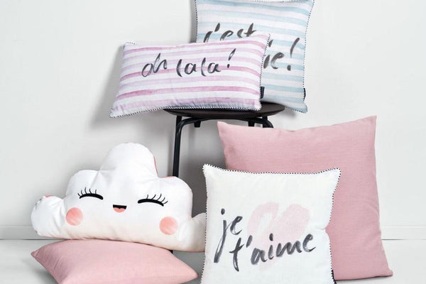 Welche Dekokissen-Größe passt zu meinem Sofa oder Bett?