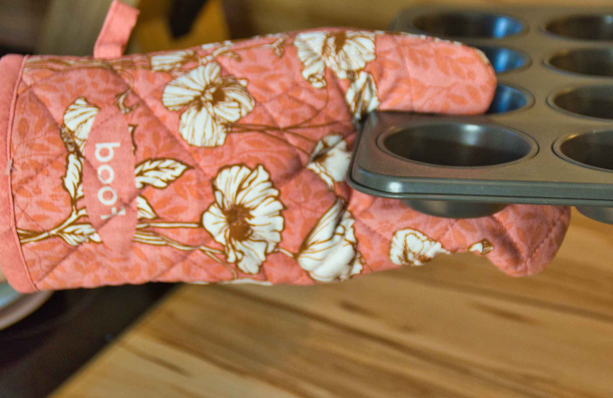 Sterzbachs Baumwoll Wattierter Topfhandschuh Topflappen Floral Blumen Weiß Koralle