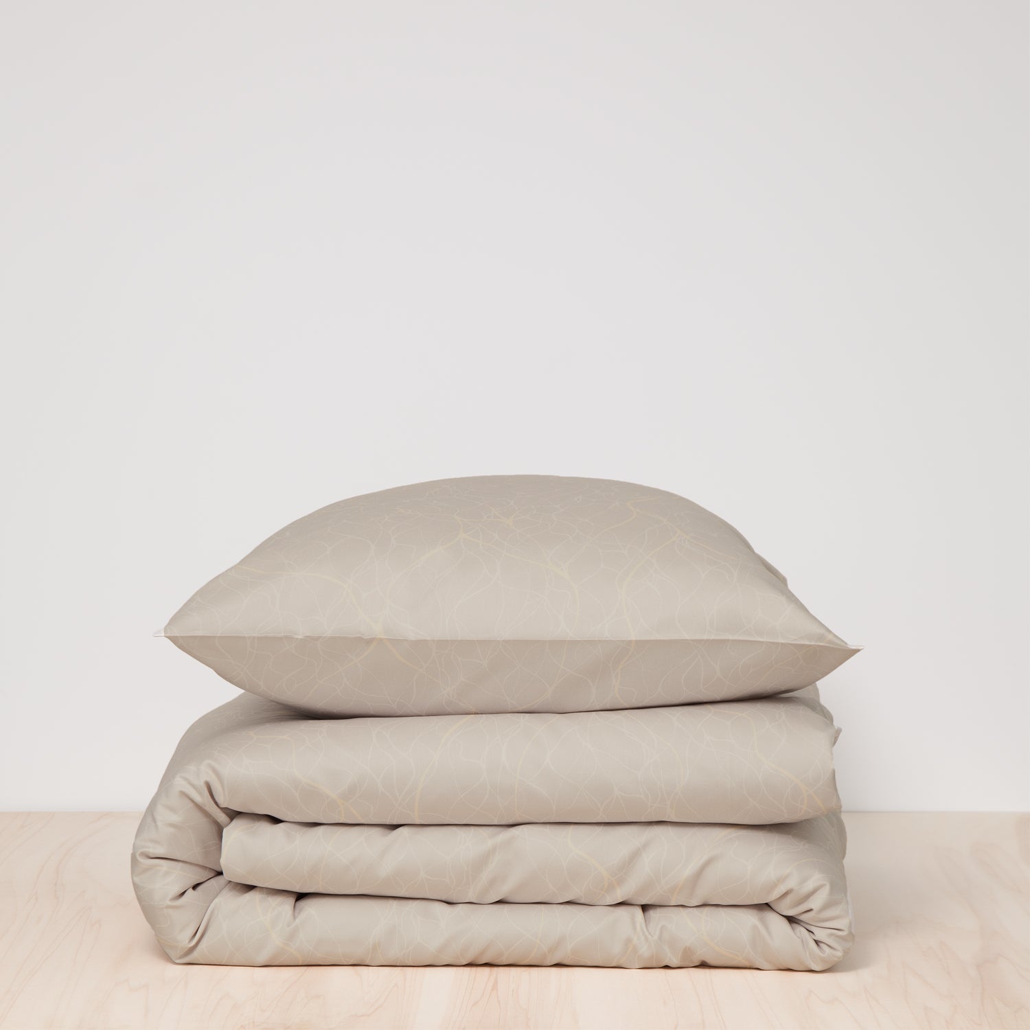 damai Bio Satin Bettwäsche Delta mit Linien 135x200 cm + 80x80 cm