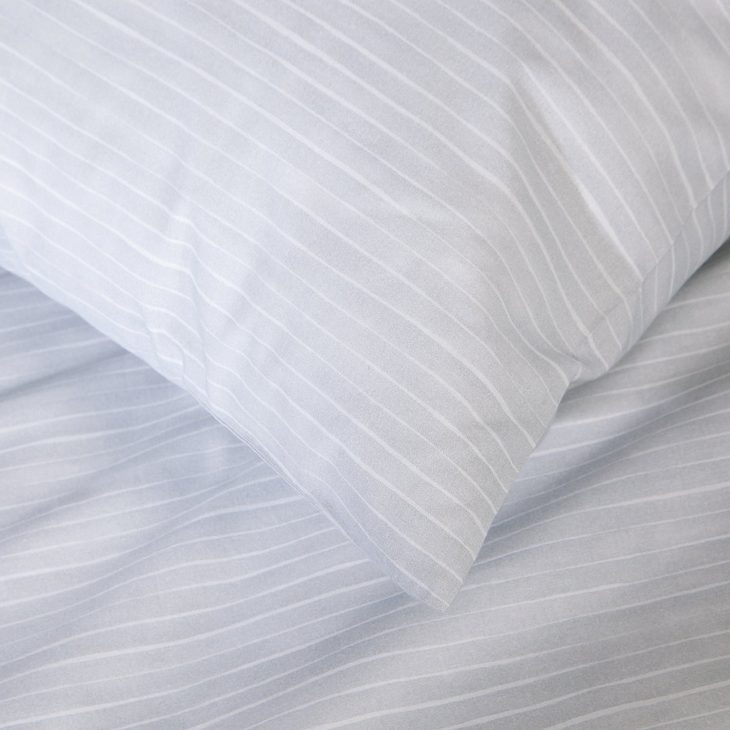 damai Baumwolle Bettwäsche Fjall mit Nadelstreifen Hellgrau