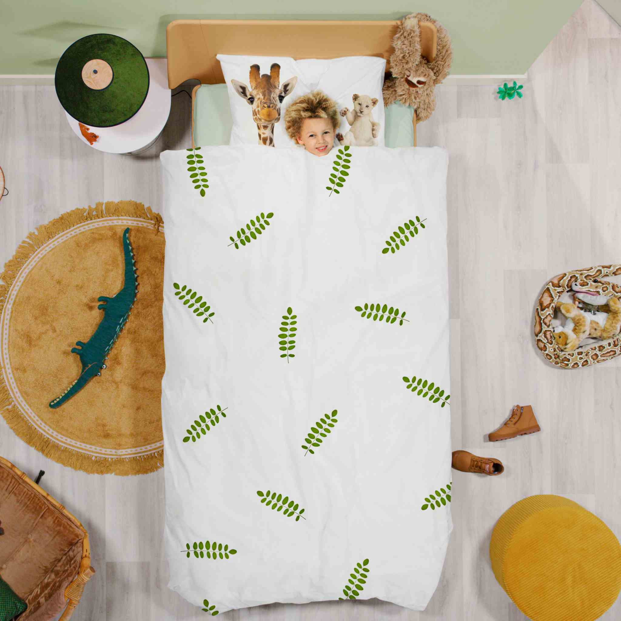Snurk Baumwolle Bettwäsche Wild Friends mit Giraffe und Löwenbaby Weiß 135x200 + 80x80 cm